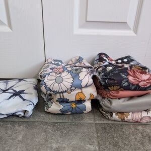 Set of 7 Nora's Nursery Cloth Diapers with Wet Dry Bag